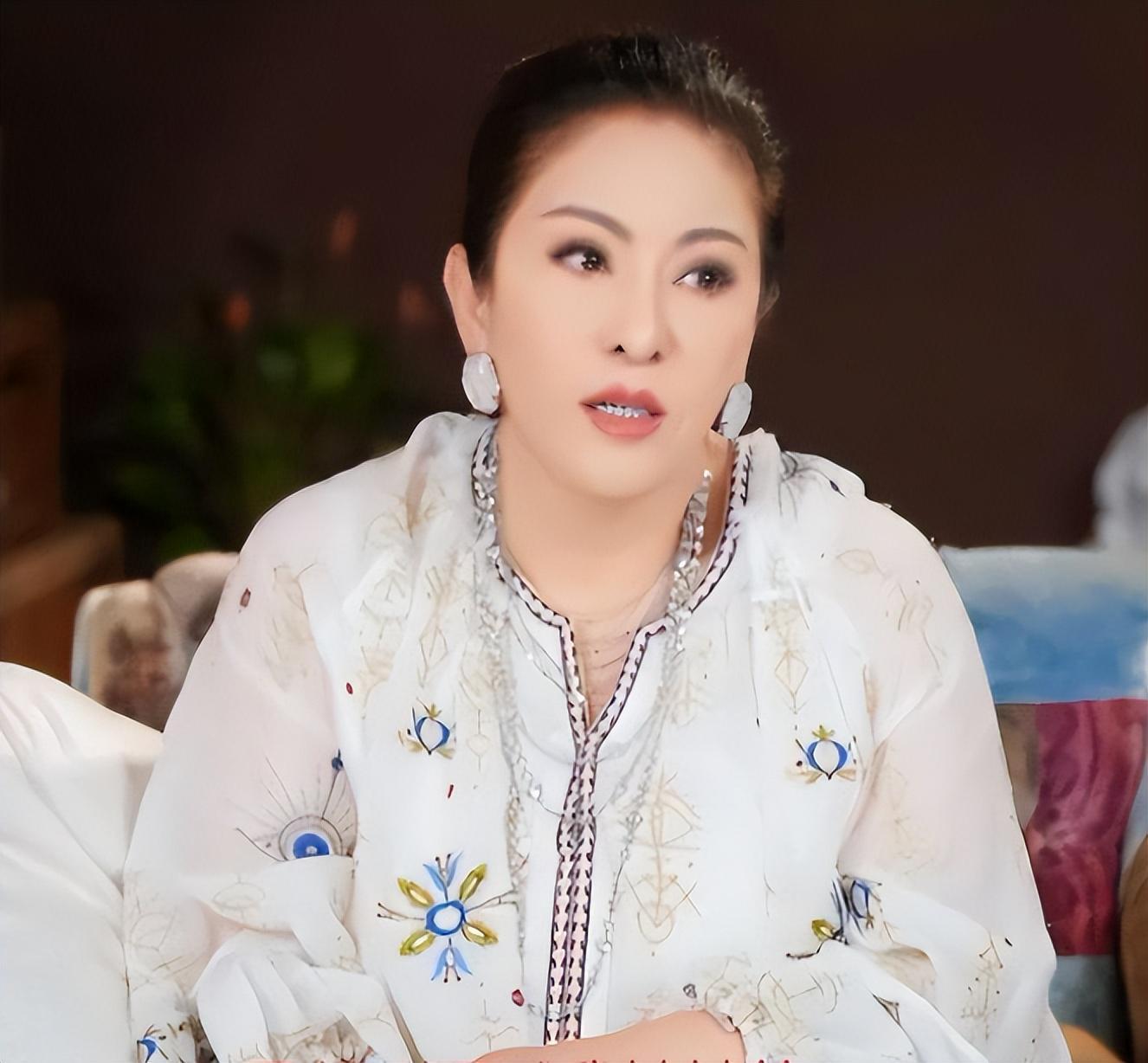 世界杯直播软件官网下载安装-钱再多也没用！向太曝马伊琍已再婚，原来当年文章过不了心里那关